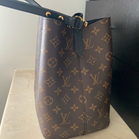 Louis Vuitton Neonoe - Picture 3 of 10